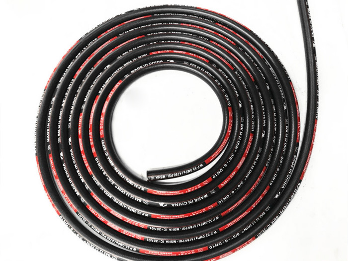 Smooth cover hydraulic hose